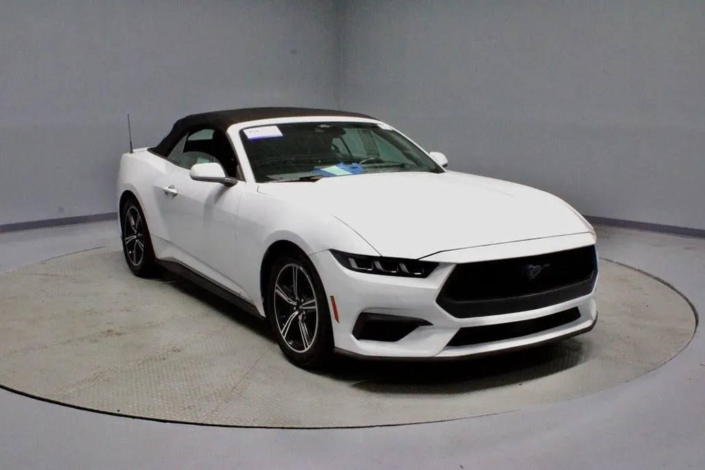 2024 Ford Mustang EcoBoost Premium photo 1