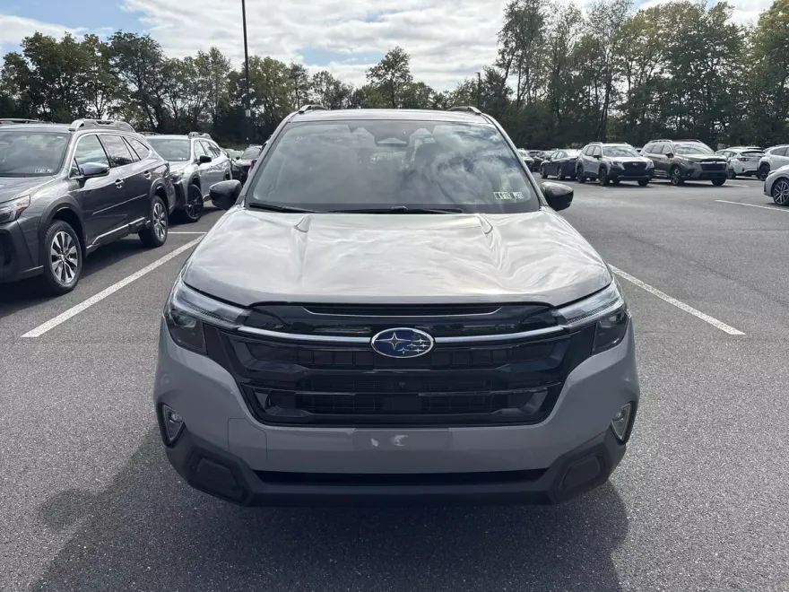 2025 Subaru Forester Touring photo 1