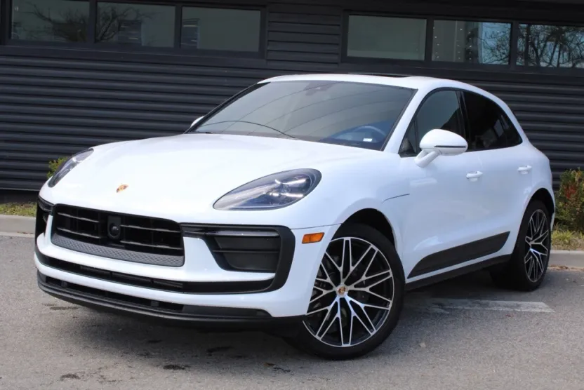 2024 Porsche Macan photo 1