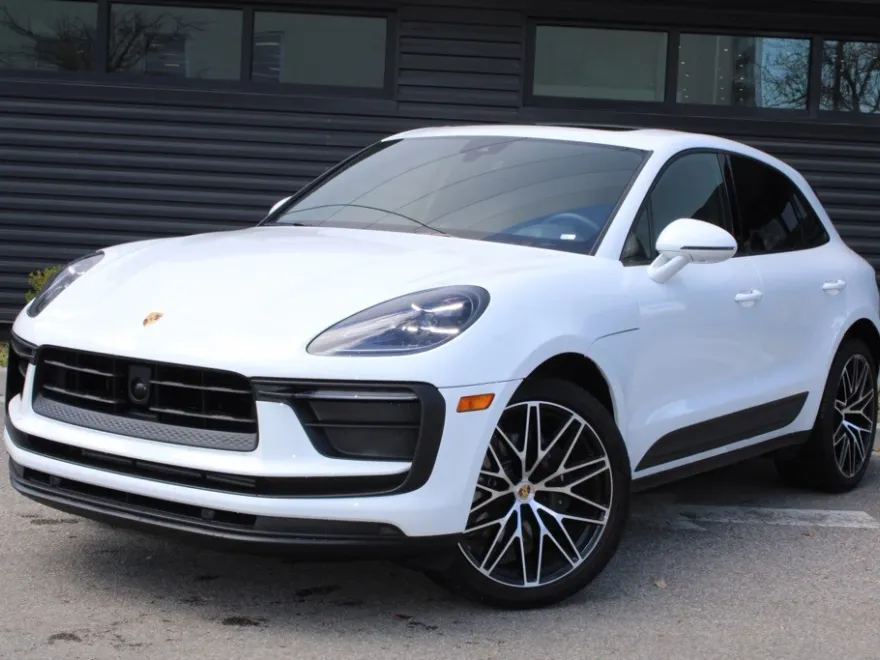 2024 Porsche Macan photo 1