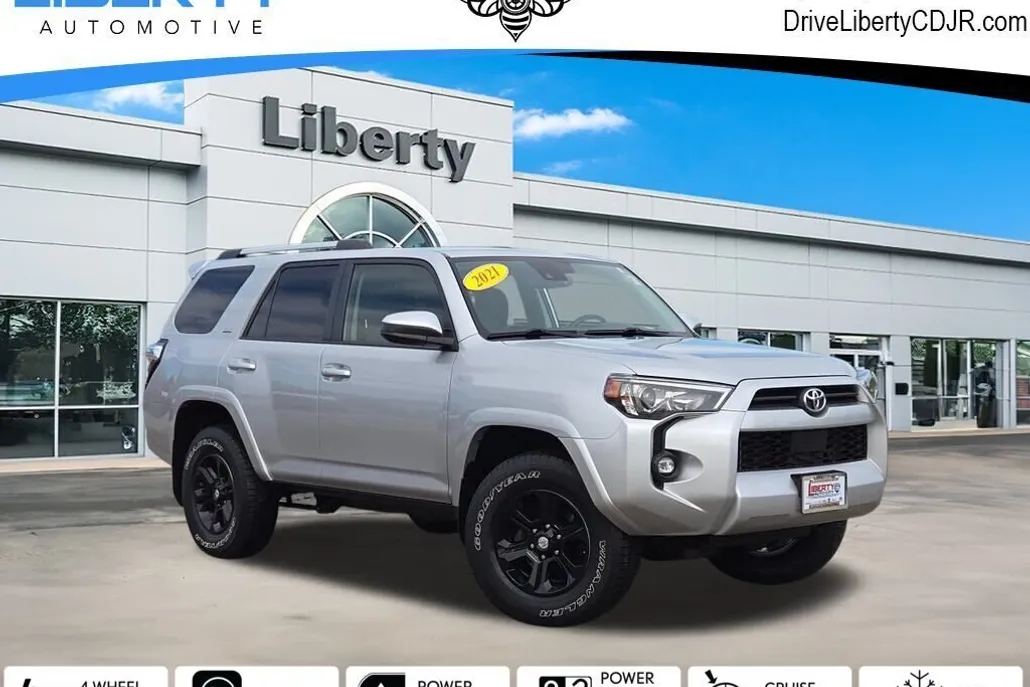 2021 Toyota 4Runner SR5 photo 1