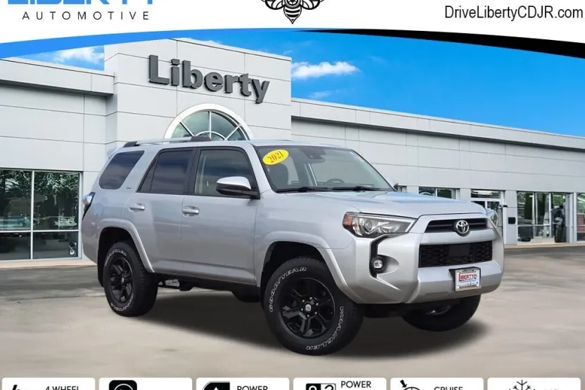 2021 Toyota 4Runner SR5 photo 1