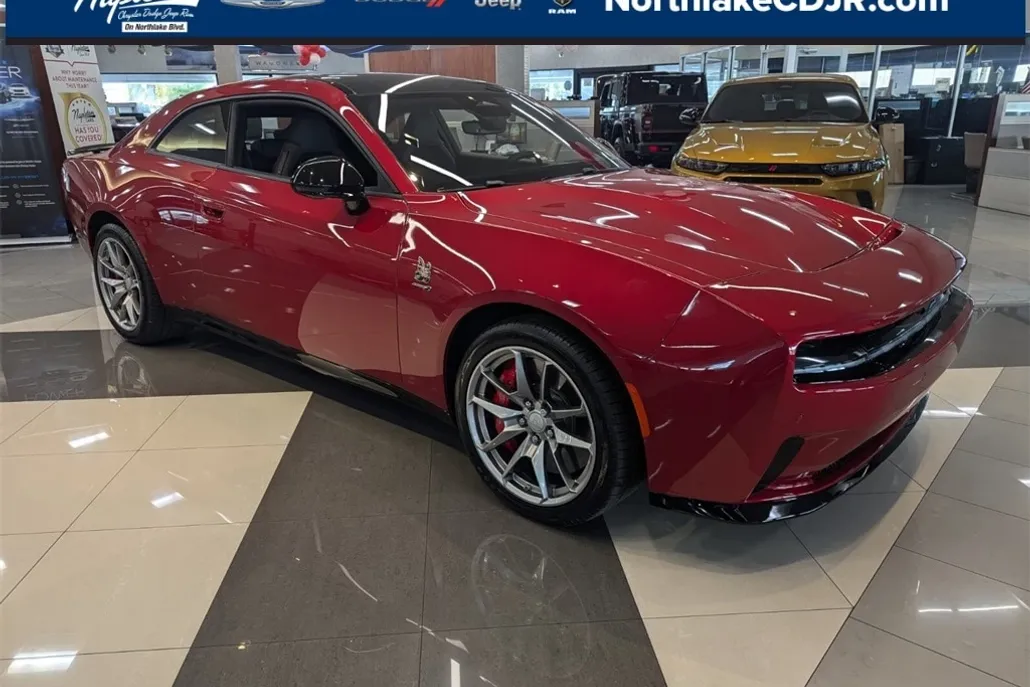 2025 Dodge Charger Daytona Scat Pack AWD photo 1