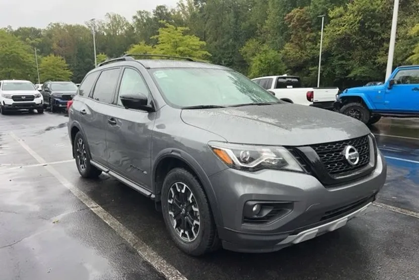 2019 Nissan Pathfinder 4x4 SL photo 1