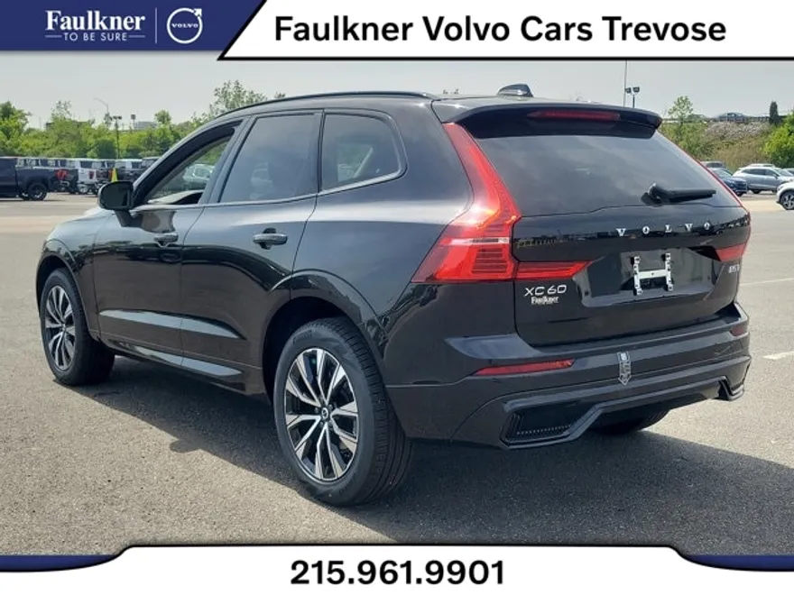 2023 Volvo XC60 B5 Plus photo 1