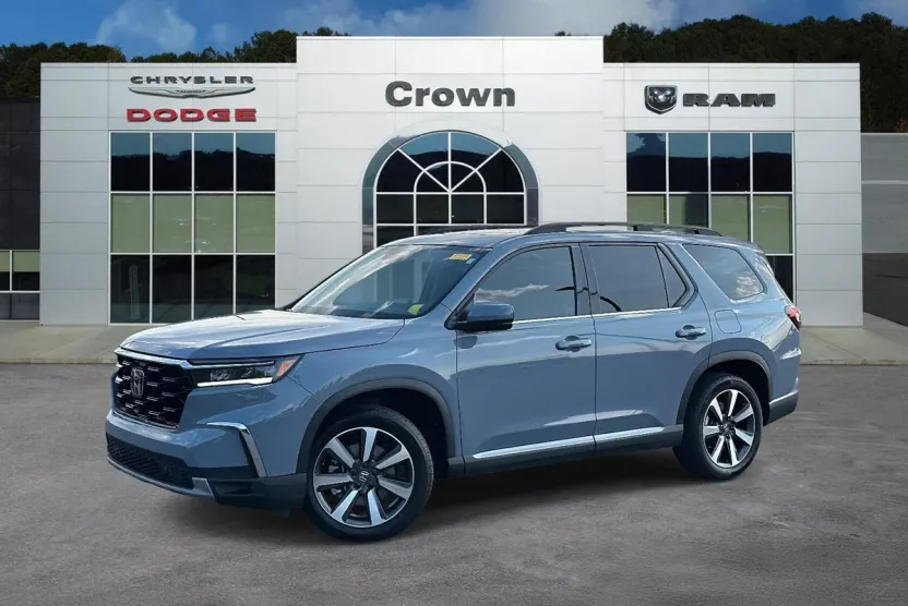 2025 Honda Pilot Touring photo 1