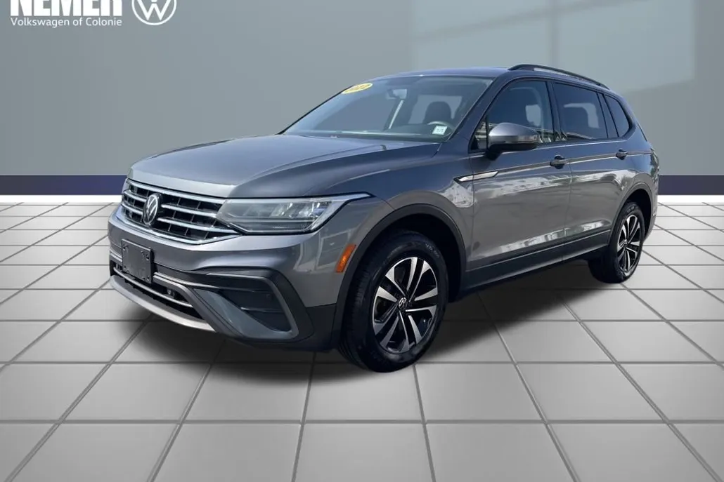2022 Volkswagen Tiguan S photo 1