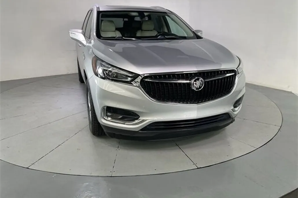 2018 Buick Enclave Essence photo 1