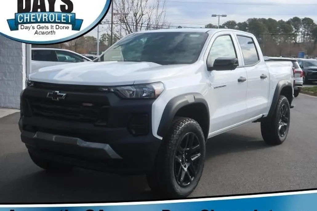 2025 Chevrolet Colorado Trail Boss photo 1