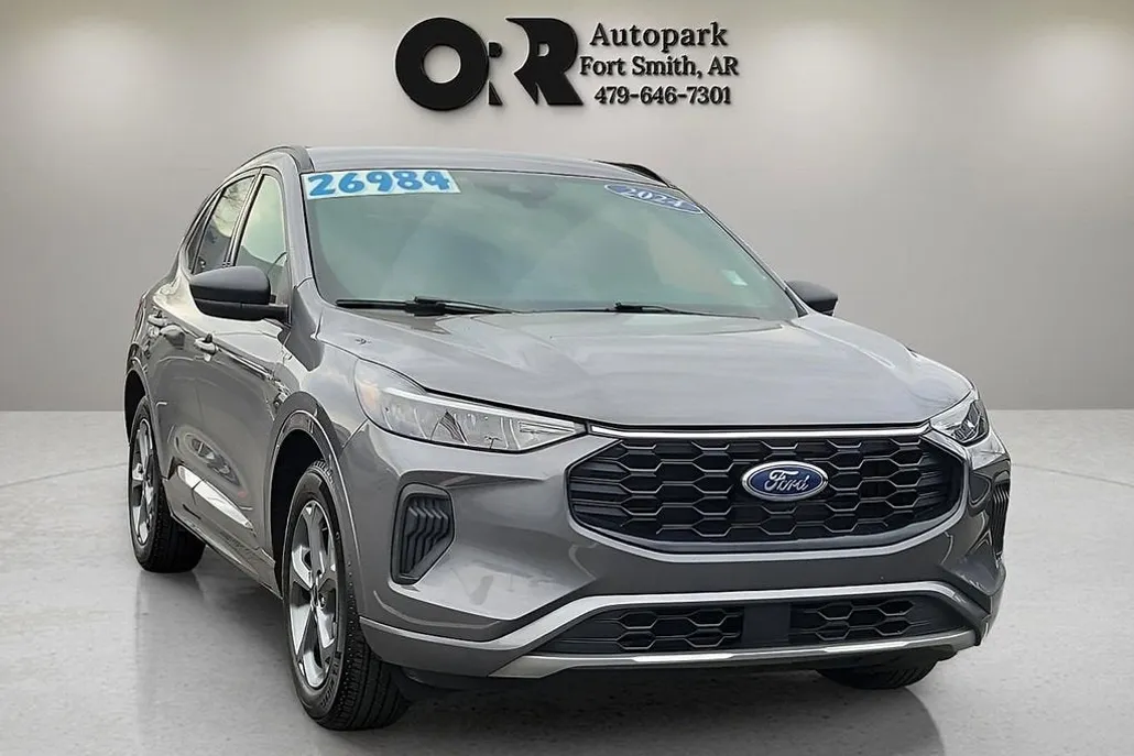 2024 Ford Escape ST-Line photo 1