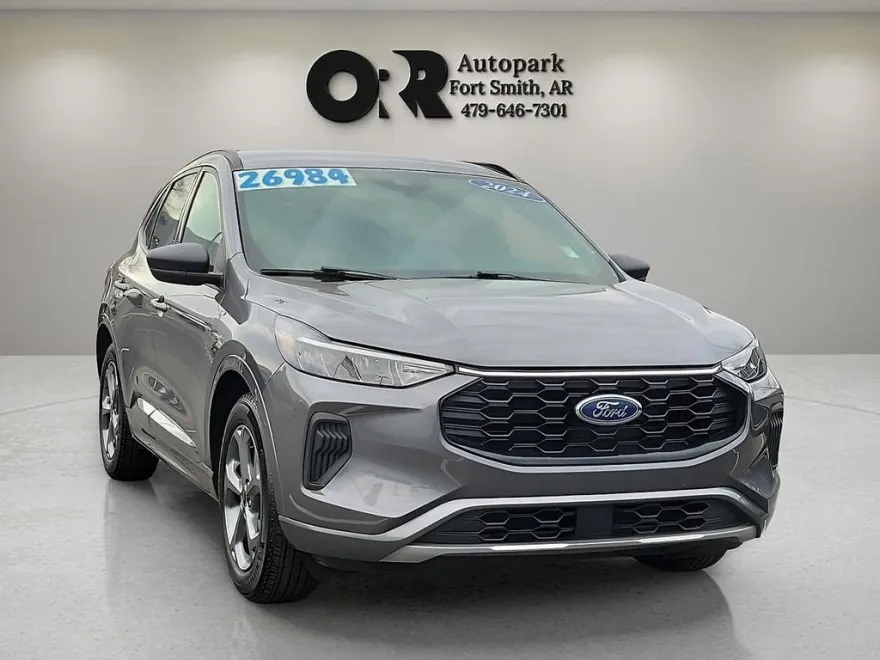 2024 Ford Escape ST-Line photo 1