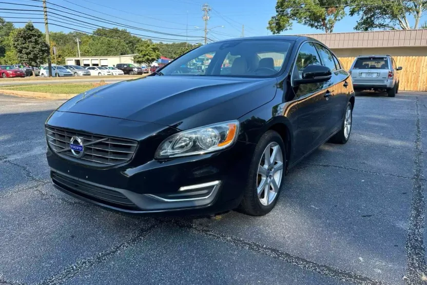 2016 Volvo S60 Premier photo 1