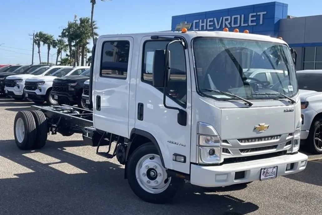 2024 Chevrolet Silverado 4500HD photo 1