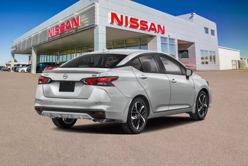 2025 Nissan Versa SR photo 1