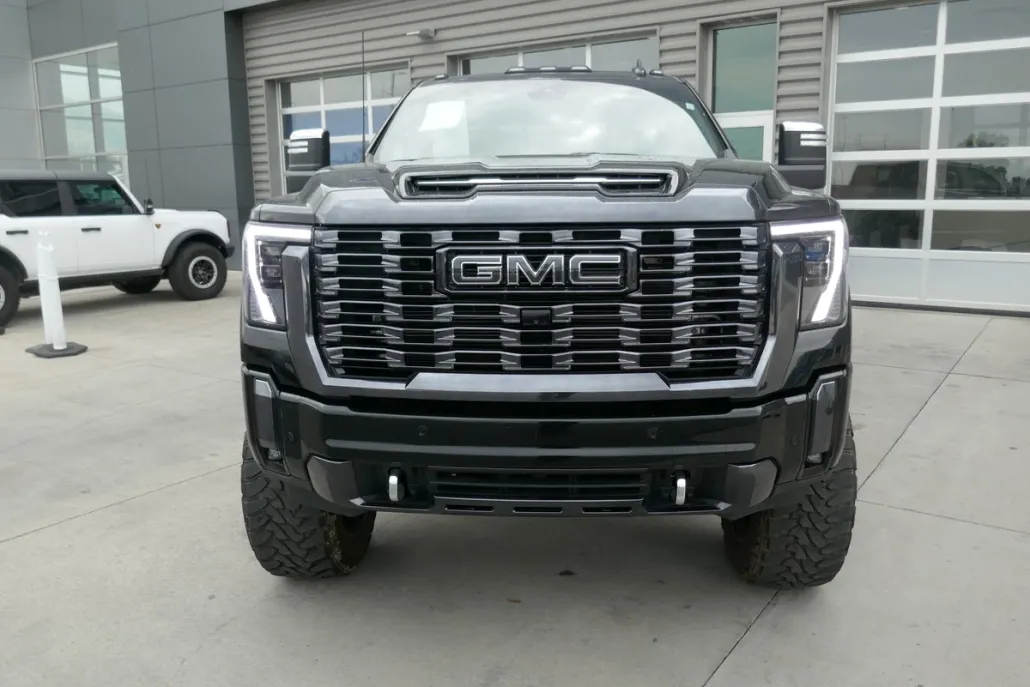 2024 Gmc Sierra 3500 HD Denali Ultimate photo 1