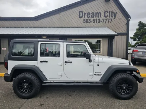 2013 Jeep Wrangler Unlimited Sport photo 4