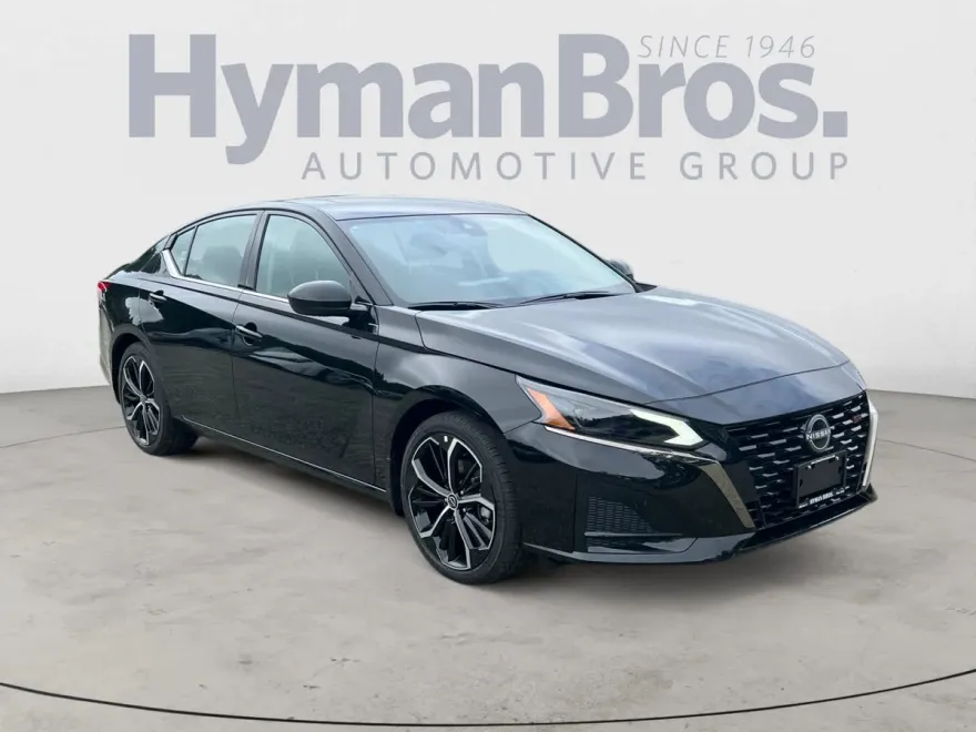 2025 Nissan Altima SR photo 1