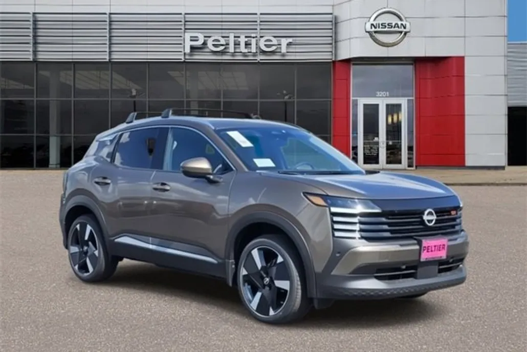 2025 Nissan Kicks SR photo 1
