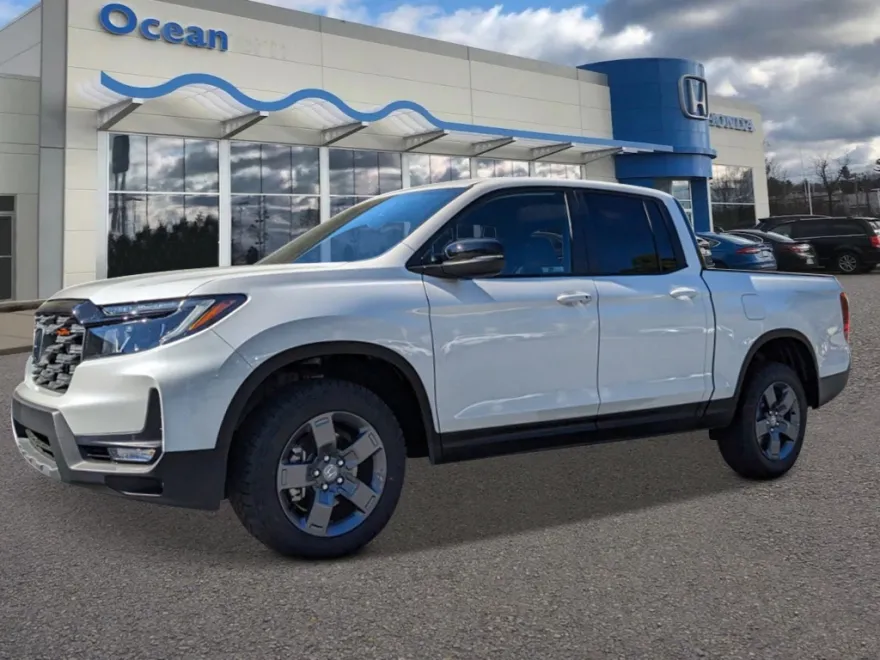 2025 Honda Ridgeline TrailSport photo 1