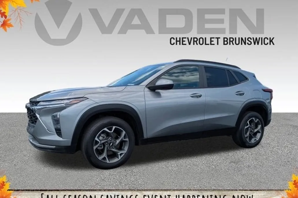 2024 Chevrolet Trax LT photo 1