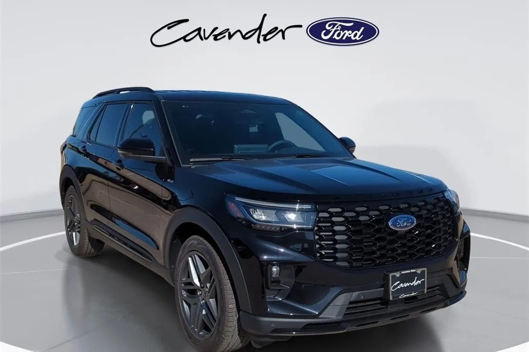 2025 Ford Explorer ST-Line photo 1