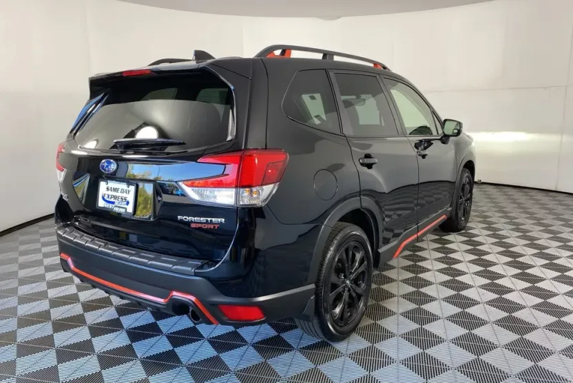 2022 Subaru Forester Sport photo 1