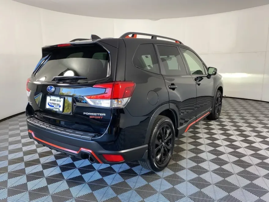 2022 Subaru Forester Sport photo 1