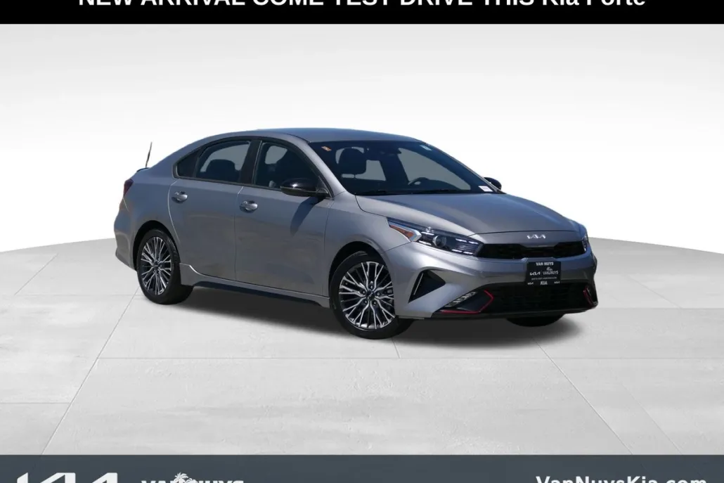 2022 Kia Forte GT-Line photo 1