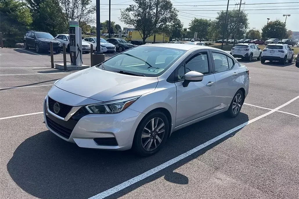 2020 Nissan Versa 1.6 SV photo 1