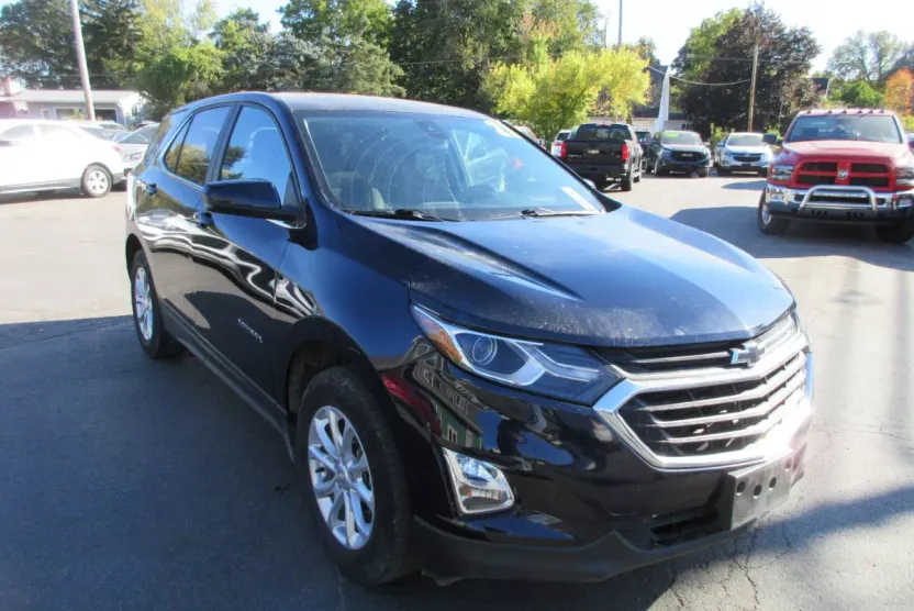 2021 Chevrolet Equinox LT photo 1