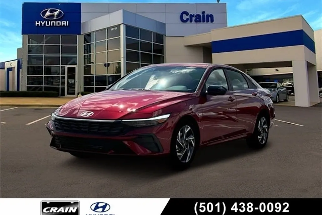 2025 Hyundai Elantra SEL Sport photo 1