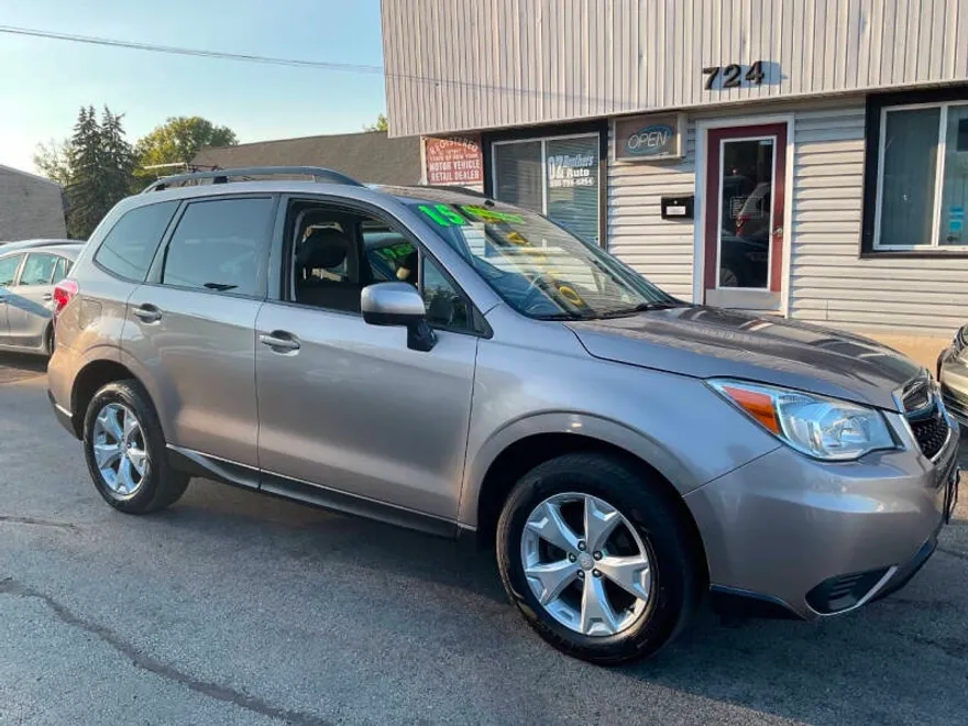 2015 Subaru Forester 2.5i Premium photo 1