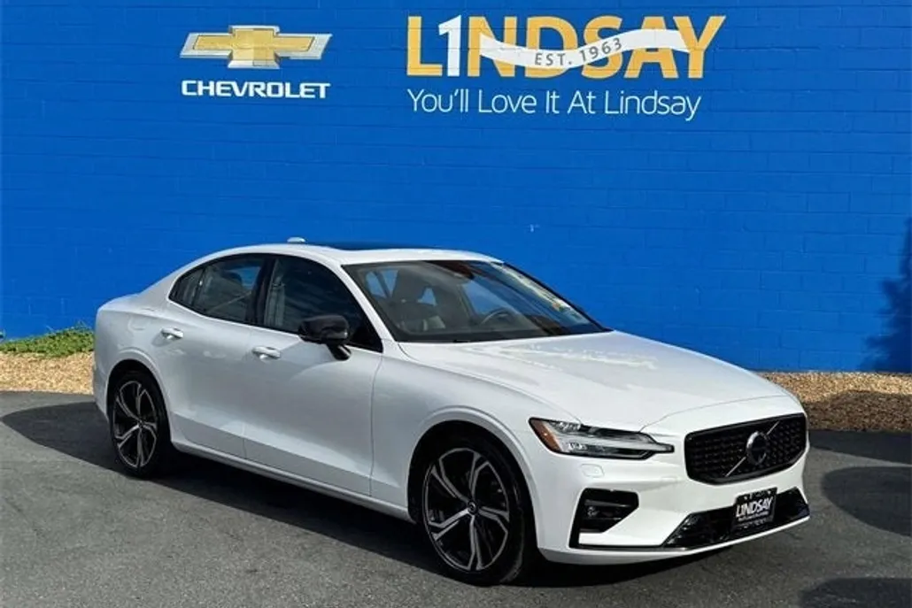 2024 Volvo S60 Plus photo 1