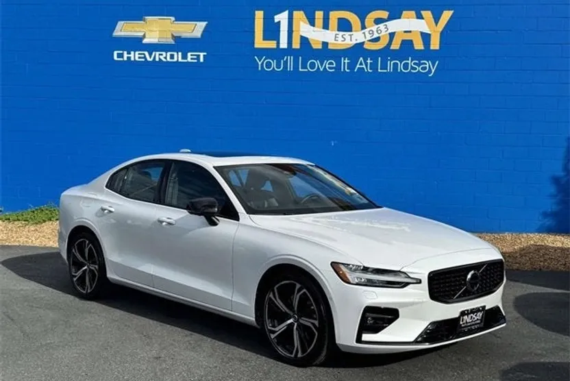 2024 Volvo S60 Plus photo 1
