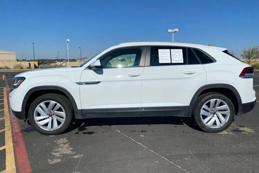 2022 Volkswagen Atlas Cross Sport V6 SE Technology photo 1