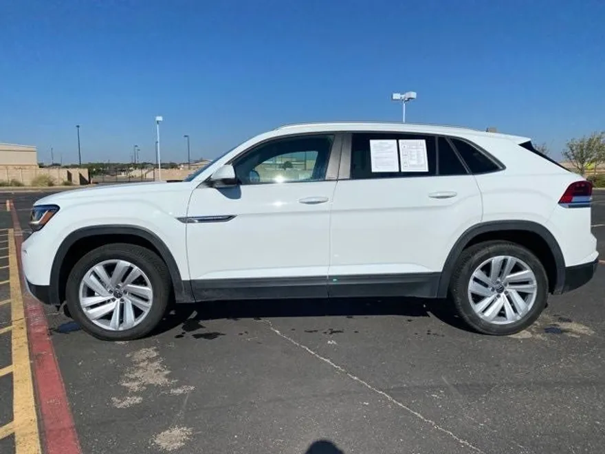 2022 Volkswagen Atlas Cross Sport V6 SE Technology photo 1