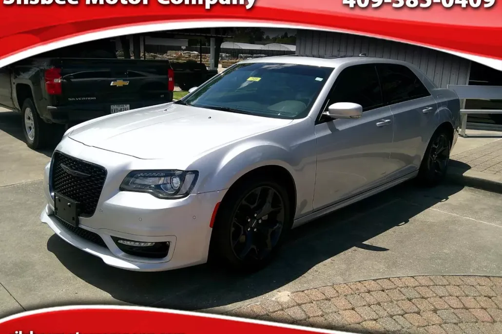 2023 Chrysler 300 Touring L photo 1