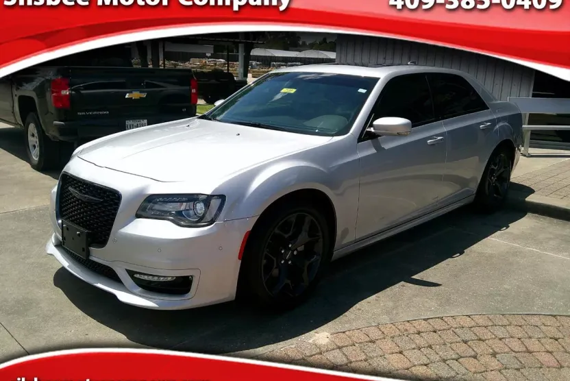2023 Chrysler 300 Touring L photo 1