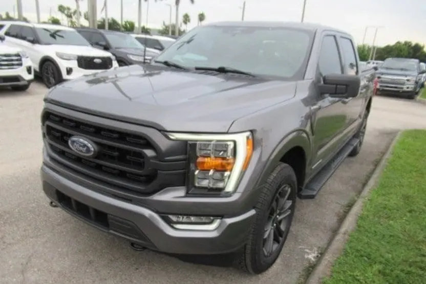 2023 Ford F-150 XLT photo 1