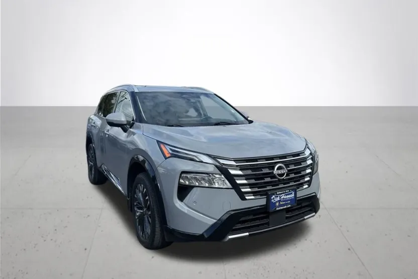 2024 Nissan Rogue Platinum photo 1