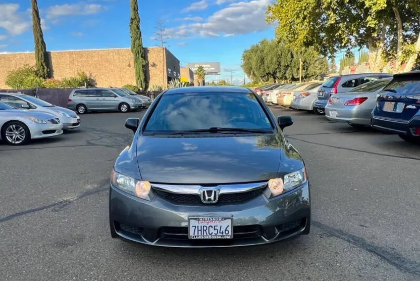 2011 Honda Civic VP photo 1