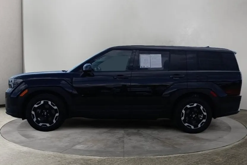 2025 Hyundai Santa Fe SE photo 1