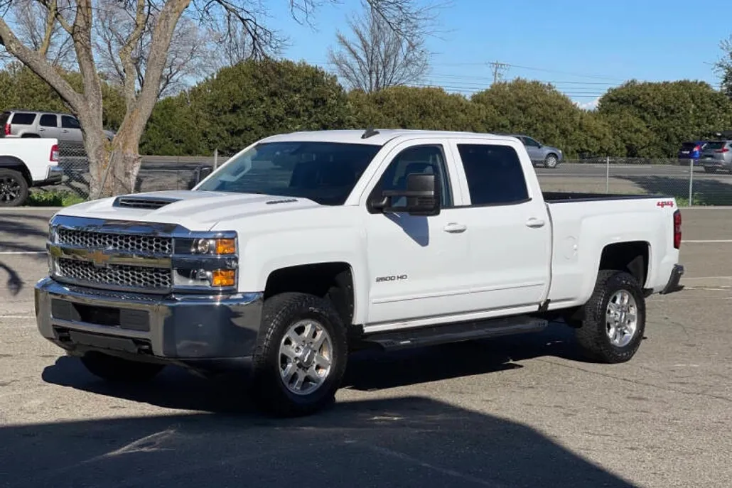 2019 Chevrolet Silverado 2500HD LT photo 1