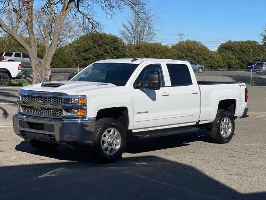 2019 Chevrolet Silverado 2500HD LT photo 1