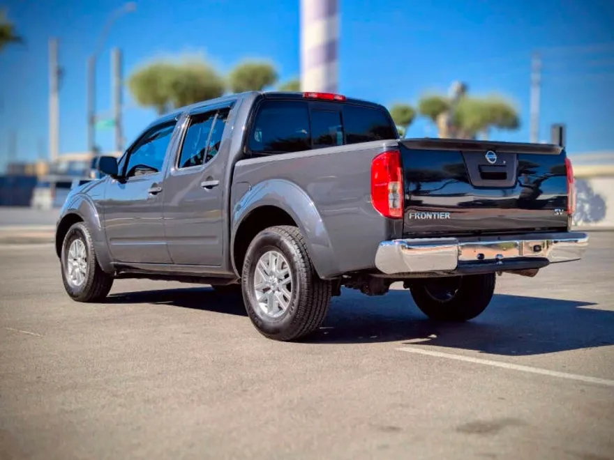 2015 Nissan Frontier S photo 1