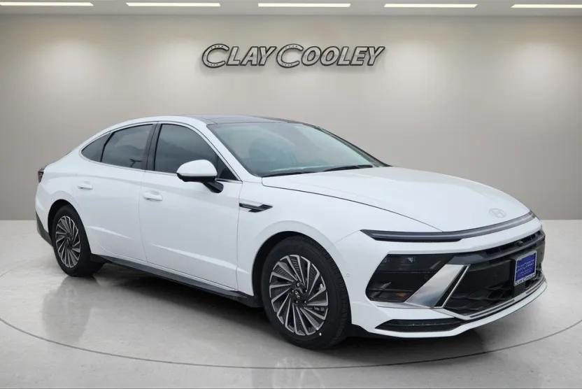 2025 Hyundai Sonata Hybrid Limited photo 1