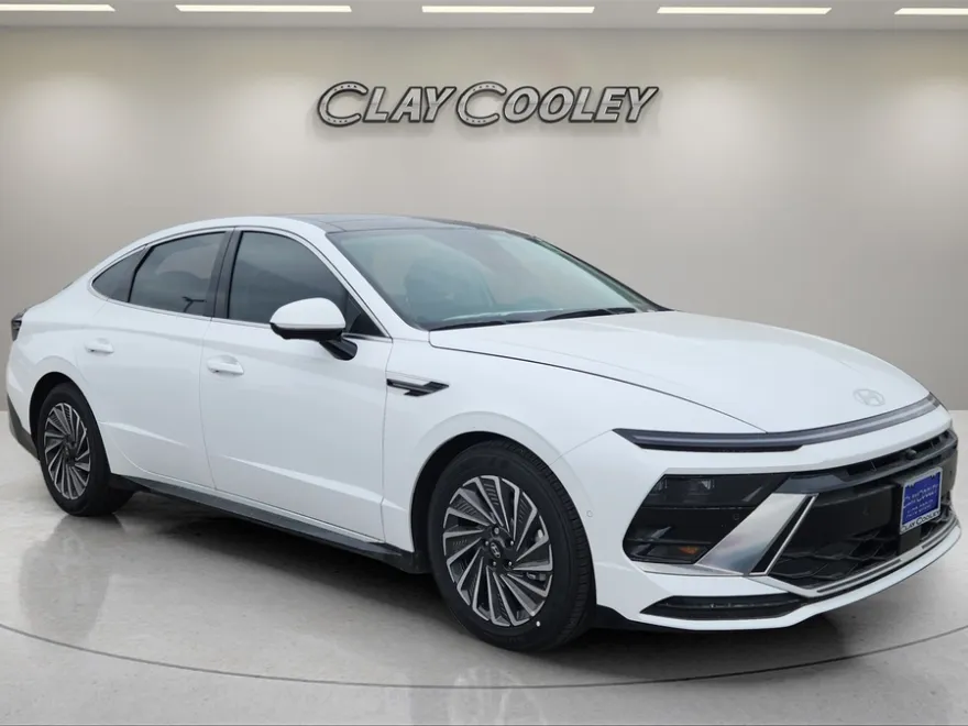 2025 Hyundai Sonata Hybrid Limited photo 1
