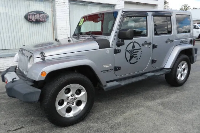 2013 Jeep Wrangler Unlimited Sahara photo 1