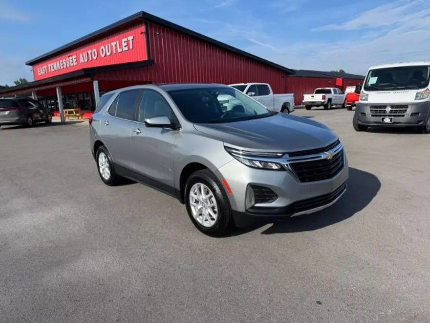 2023 Chevrolet Equinox LT photo 1
