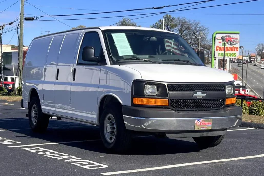 2017 Chevrolet Express 2500 photo 1